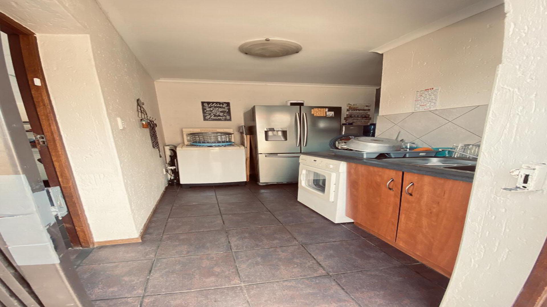 Kitchen of property in Robinpark