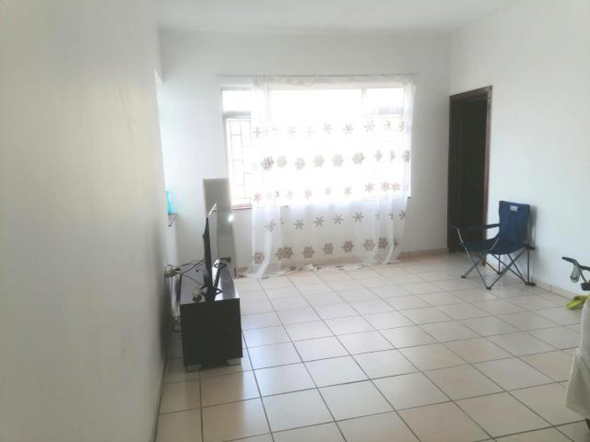 Lounges of property in Bulwer (Dbn)