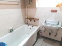 Bathroom 1 of property in Bulwer (Dbn)