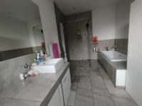 Bathroom 3+ of property in Buccleuch