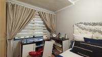 Bed Room 2 - 10 square meters of property in Sunninghill