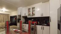 Kitchen - 11 square meters of property in Sunninghill