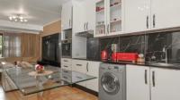 Kitchen - 11 square meters of property in Sunninghill