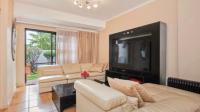 Lounges - 18 square meters of property in Sunninghill