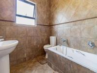 Bathroom 2 - 4 square meters of property in Noordhang