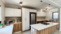 Kitchen - 13 square meters of property in Longlake 