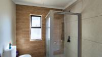 Main Bathroom - 7 square meters of property in Longlake 