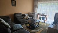 Lounges - 19 square meters of property in Birchleigh