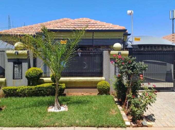 3 Bedroom House for Sale For Sale in Mamelodi - MR621558