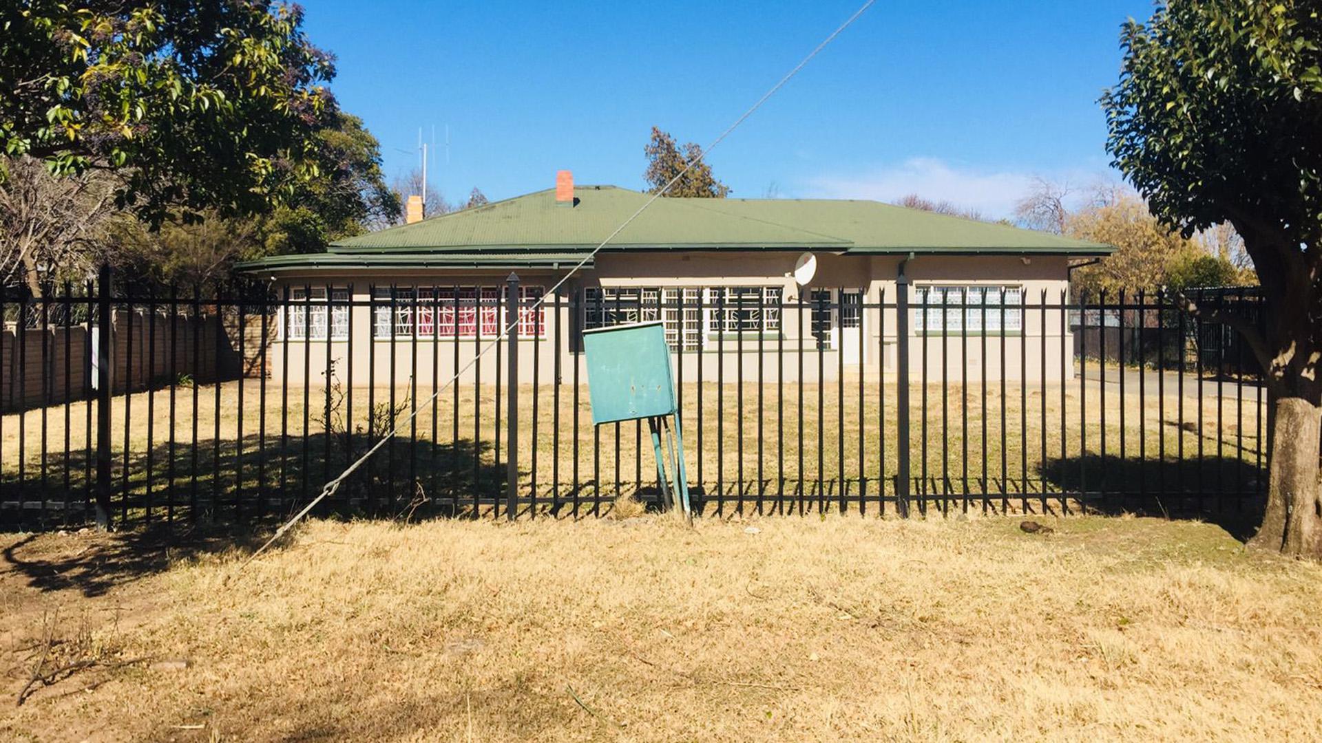 Front View of property in Wepener