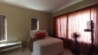 Main Bedroom - 26 square meters of property in Elandspoort