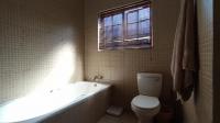 Main Bathroom - 6 square meters of property in Elandspoort