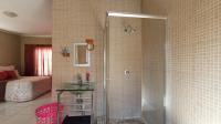 Main Bathroom - 6 square meters of property in Elandspoort