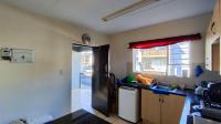 Kitchen - 13 square meters of property in Bardene