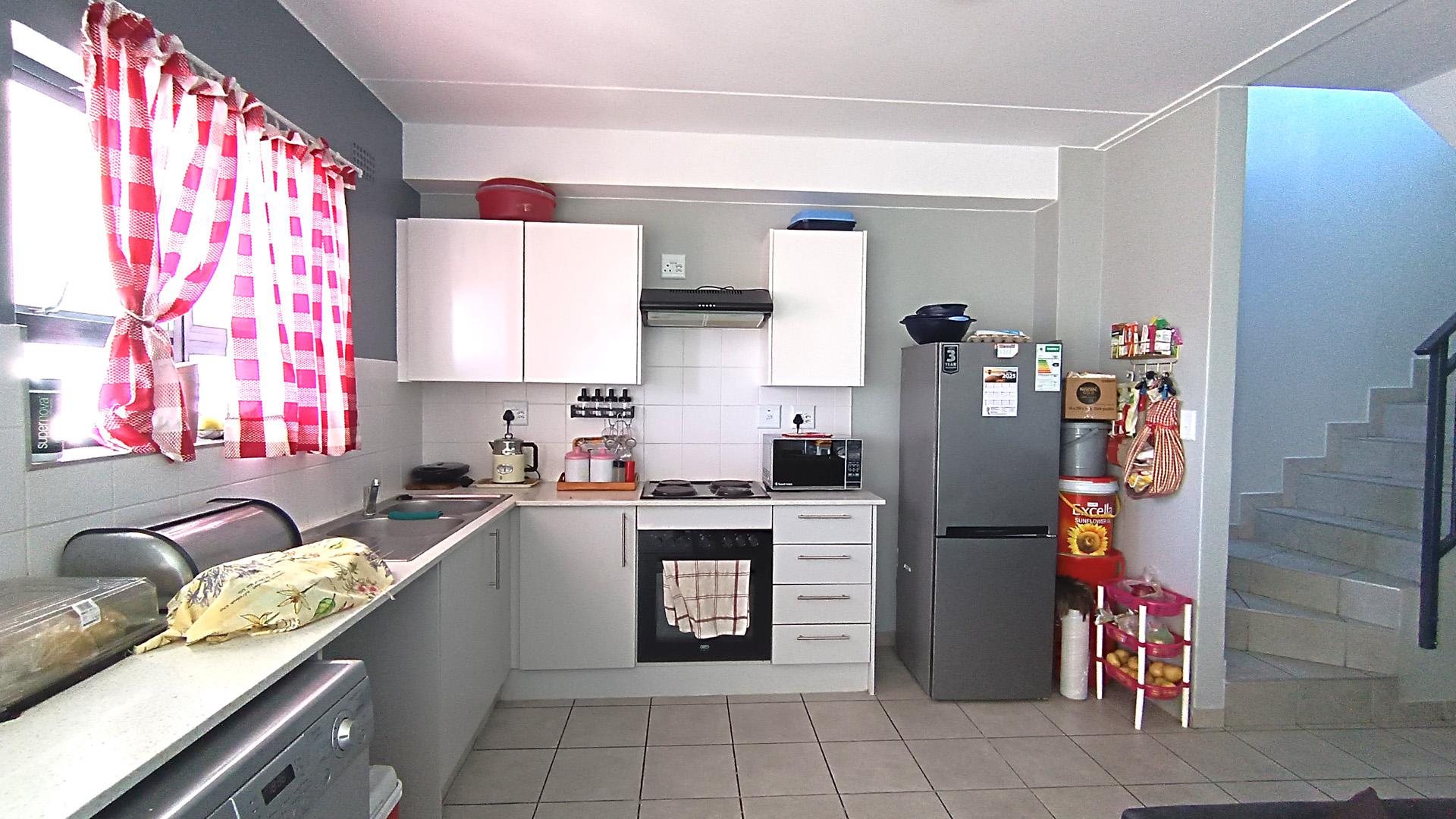 Kitchen - 11 square meters of property in Parklands