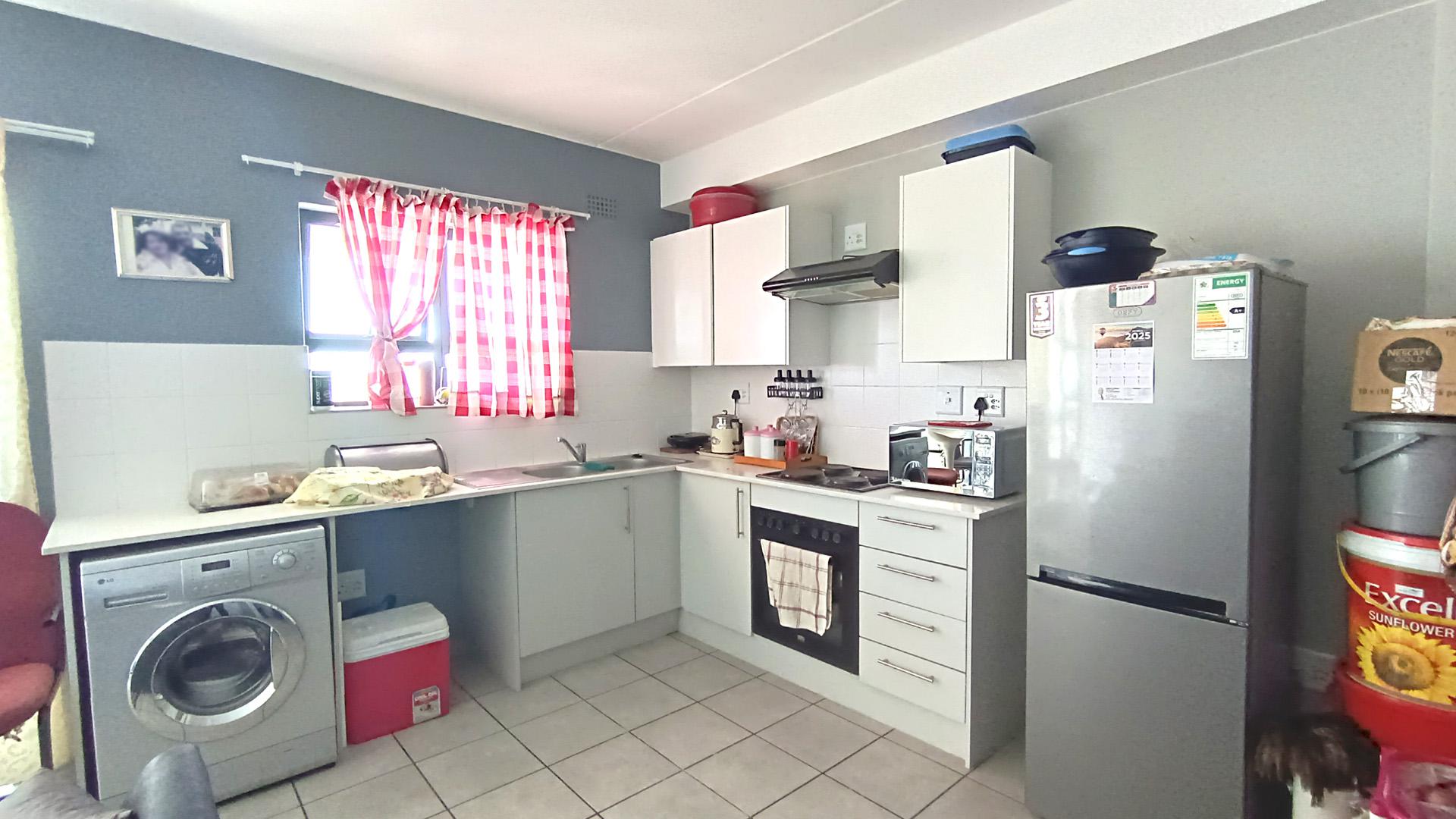 Kitchen - 11 square meters of property in Parklands