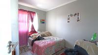 Bed Room 1 - 12 square meters of property in Parklands