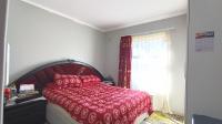 Main Bedroom - 16 square meters of property in Parklands