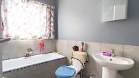 Bathroom 1 - 5 square meters of property in Parklands