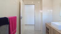 Bathroom 1 - 9 square meters of property in Vorna Valley