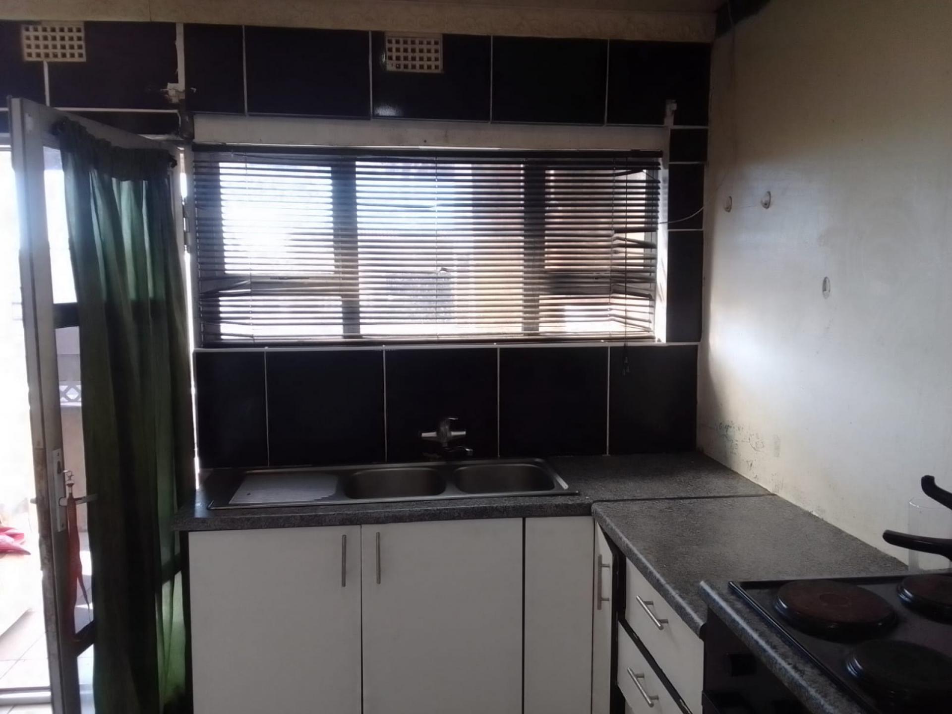 Kitchen of property in Louwville