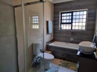 Bathroom 1 of property in Fairview - PE