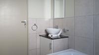 Bathroom 1 - 5 square meters of property in Brentwood Park