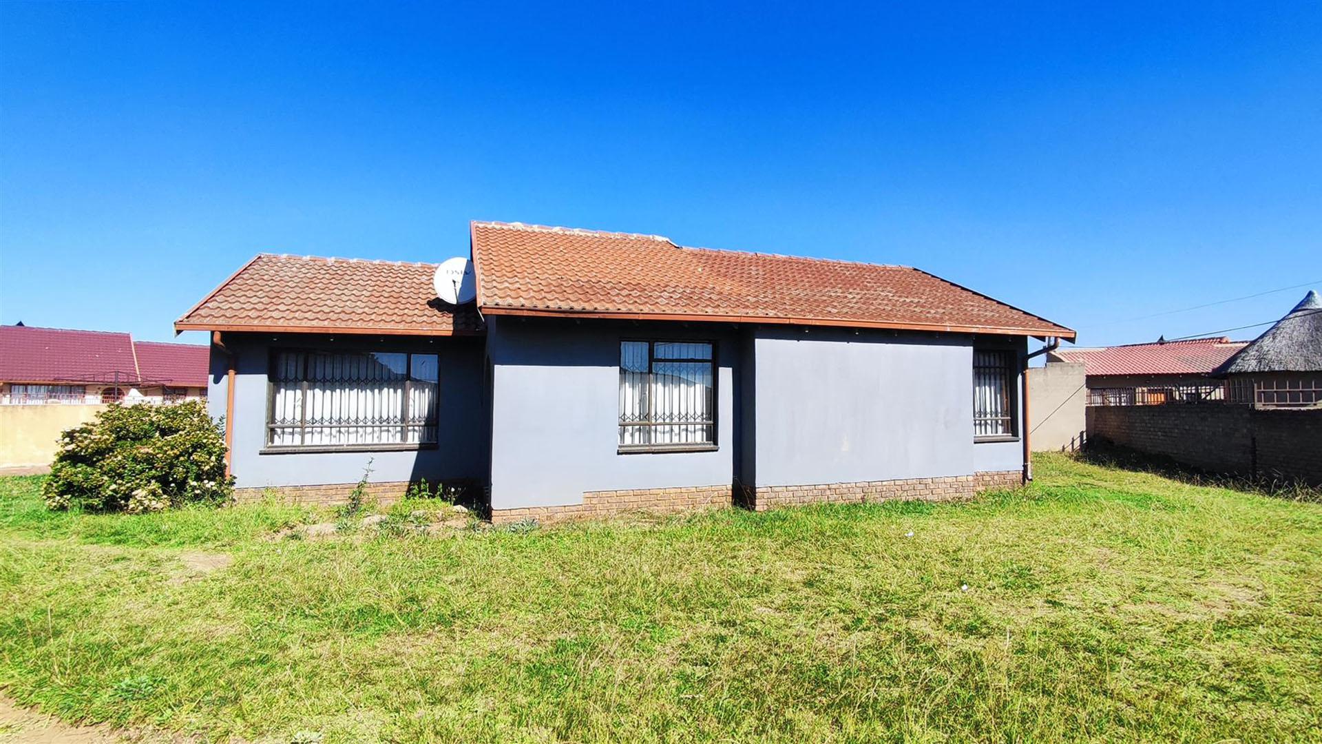 Backyard of property in Tsakane