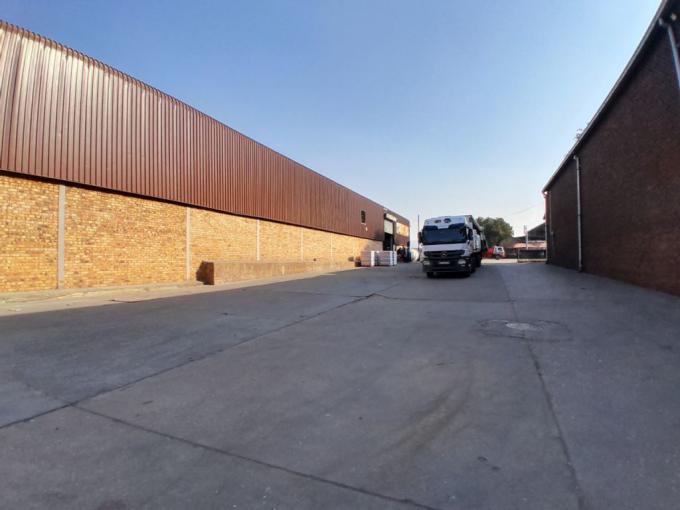 Commercial to Rent in Rustenburg - Property to rent - MR623523