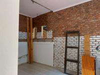 Kitchen of property in Aviary Hill