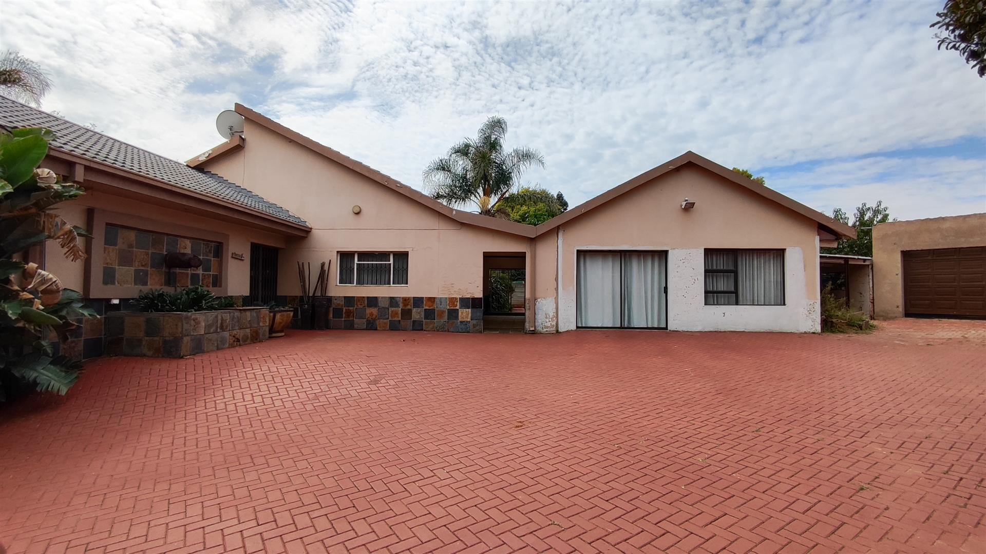 Front View of property in Flora Gardens