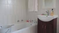 Bathroom 1 - 5 square meters of property in Radiokop