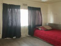 Bed Room 1 - 11 square meters of property in Austinville