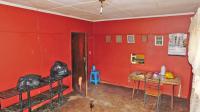 Lounges - 42 square meters of property in Umhlatuzana 
