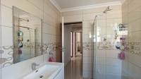 Bathroom 1 - 6 square meters of property in Monavoni