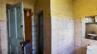 Bathroom 1 - 7 square meters of property in Rosettenville