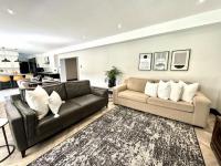 Lounges of property in Theescombe AH