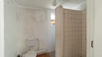 Staff Bathroom - 6 square meters of property in Highlands North