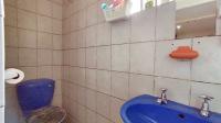 Main Bathroom - 5 square meters of property in Woodview