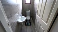 Guest Toilet - 3 square meters of property in Southfield