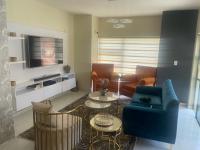 Lounges - 17 square meters of property in Midridge Park