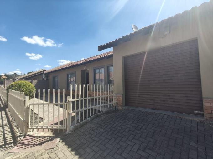 3 Bedroom Sectional Title for Sale For Sale in Rustenburg - MR626134