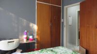 Bed Room 1 - 13 square meters of property in Helikon Park