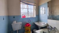 Bathroom 1 - 4 square meters of property in Primrose