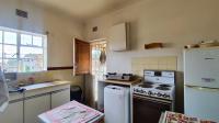 Kitchen - 11 square meters of property in Primrose