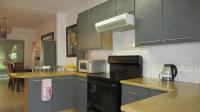 Kitchen - 13 square meters of property in Florida Park