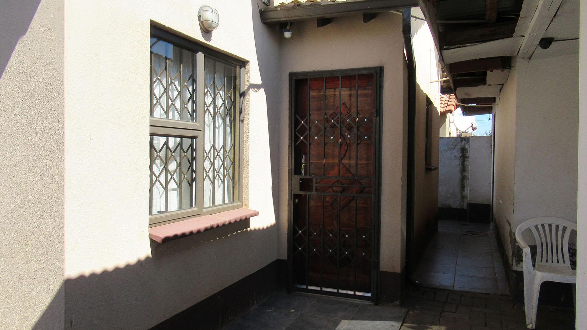 Front View of property in Protea Glen