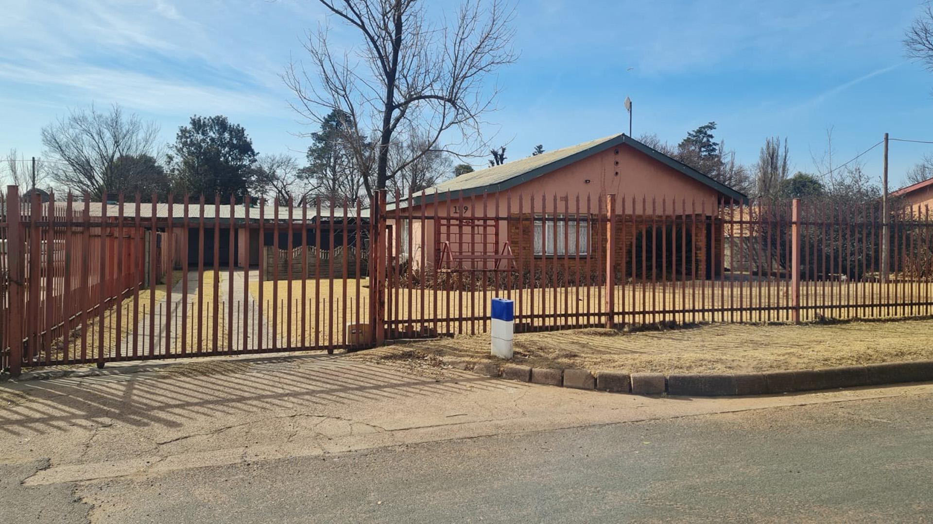 Front View of property in Blinkpan Village