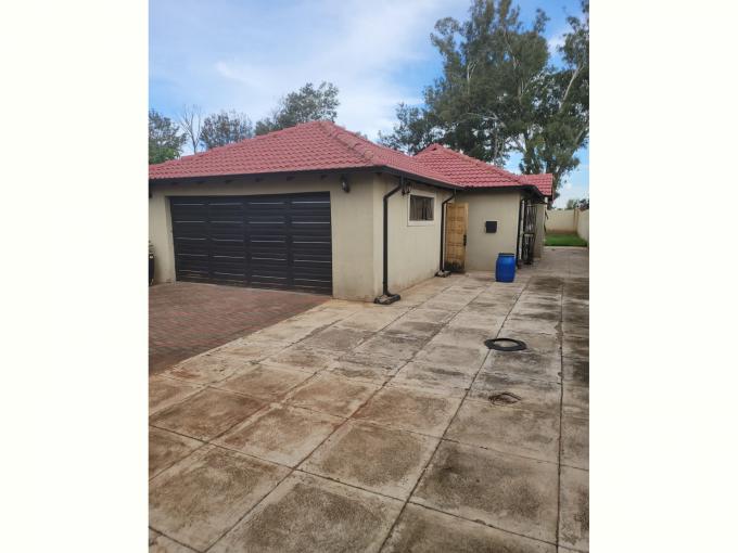 3 Bedroom House  - MR627278