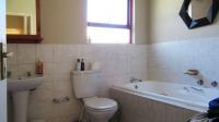 Bathroom 1 - 6 square meters of property in Maroeladal